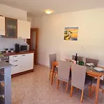 Seaview Apt, Communal Swimming Pool, 250m To Beach, Parking, 4km To Old Town *