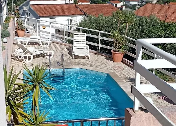 Seaview Apt, Communal Swimming Pool, 250m To Beach, Parking, 4km To Old Town Appartement