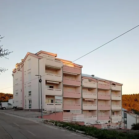 Seaview Apt, Communal Swimming Pool, 250m To Beach, Parking, 4km To Old Town شقة