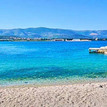 Seaview Apt, Communal Swimming Pool, 250m To Beach, Parking, 4km To Old Town * Trogir