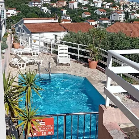 Seaview Apt, Communal Swimming Pool, 250m To Beach, Parking, 4km To Old Town Appartement