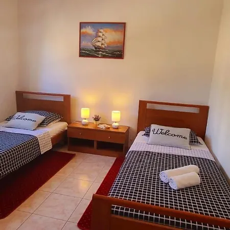 Seaview Apt, Communal Swimming Pool, 250m To Beach, Parking, 4km To Old Town *