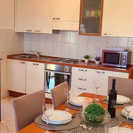 شقة Seaview Apt, Communal Swimming Pool, 250m To Beach, Parking, 4km To Old Town تروغير