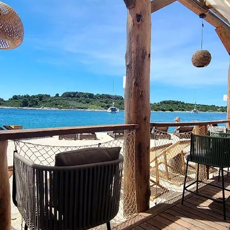 Appartement Seaview Apt, Communal Swimming Pool, 250m To Beach, Parking, 4km To Old Town *