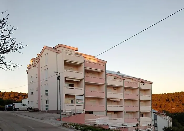Seaview Apt, Communal Swimming Pool, 250m To Beach, Parking, 4km To Old Town Apartment