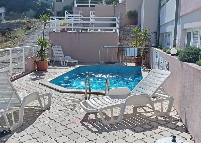 Seaview Apt, Communal Swimming Pool, 250m To Beach, Parking, 4km To Old Town 公寓