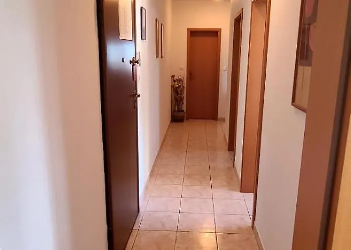 Seaview Apt, Communal Swimming Pool, 250m To Beach, Parking, 4km To Old Town 公寓 *