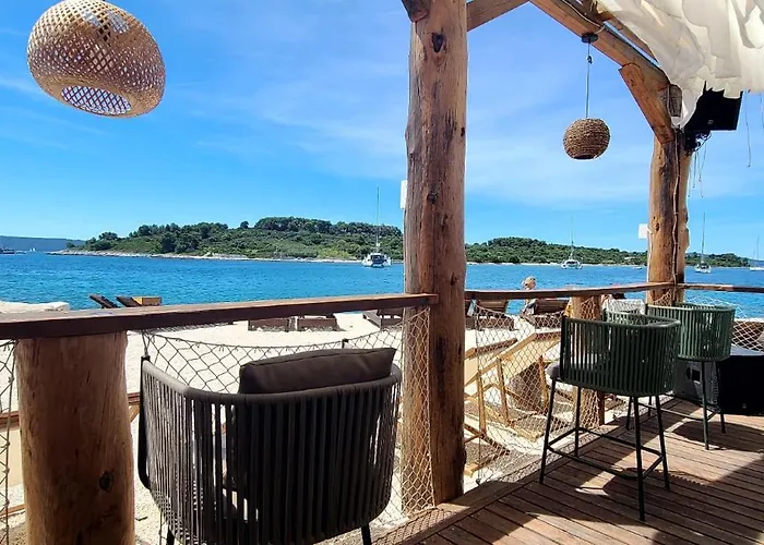 公寓 Seaview Apt, Communal Swimming Pool, 250m To Beach, Parking, 4km To Old Town *